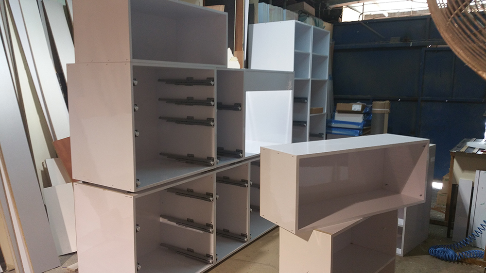 פירזול מדפים נשלפים