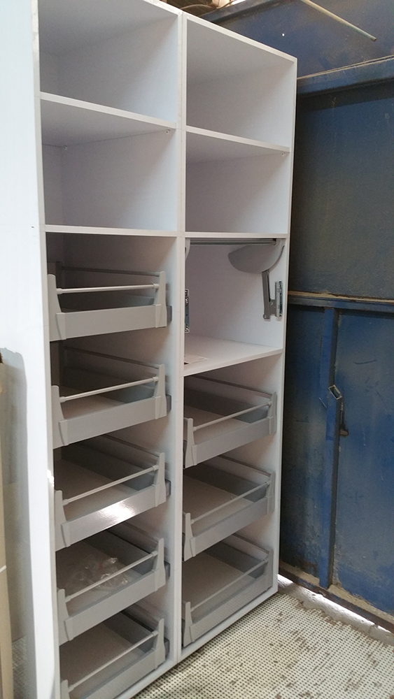 פירזול מדפים נשלפים