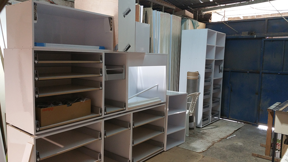 פירזול מדפים נשלפים